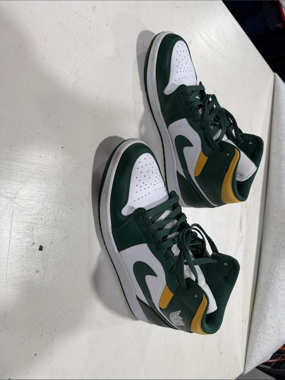 Nike Men’s High-Top Sneakers in Green, White & Yellow - Picture 5 of 5